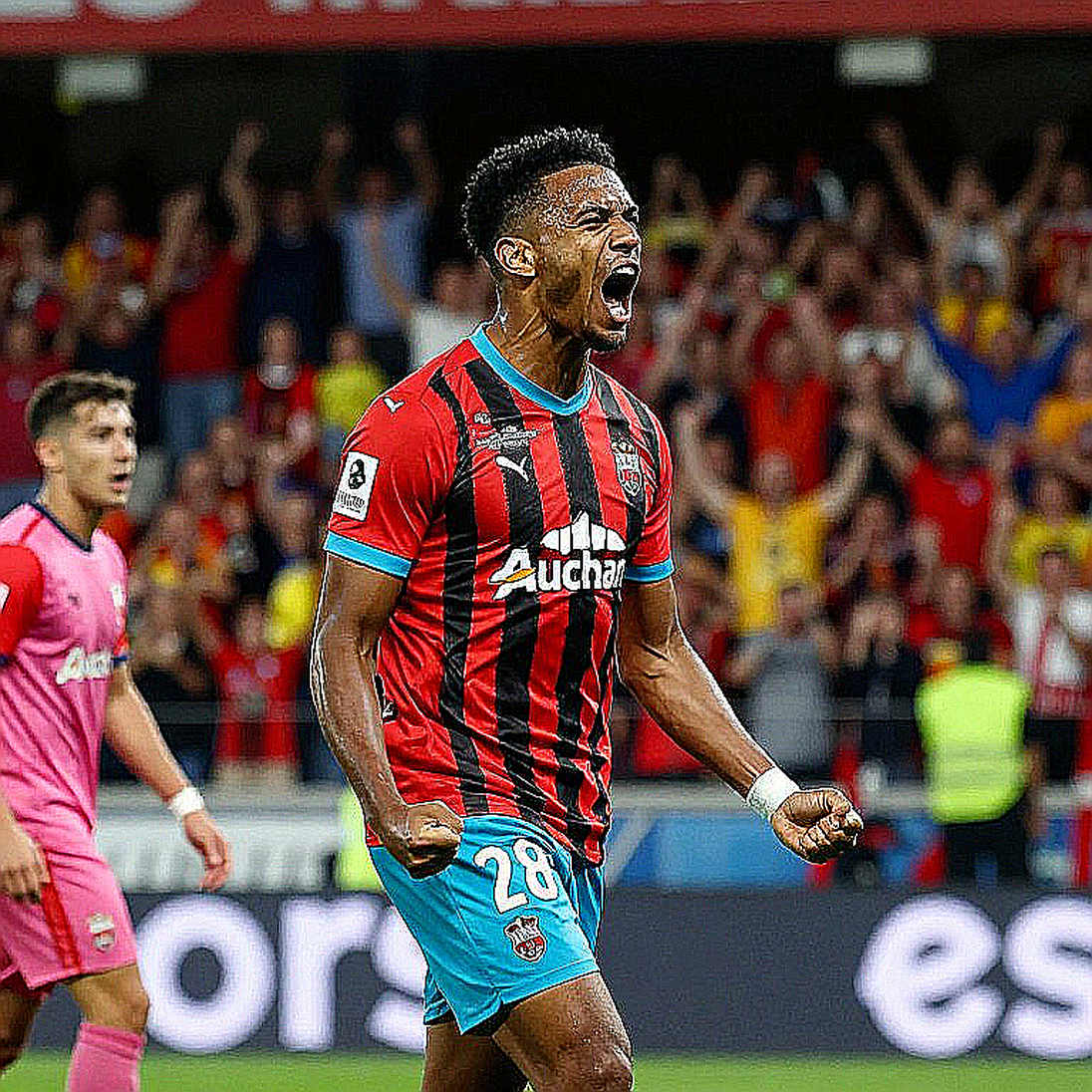 FIFA và cuộc chiến giấy tờ: Khi 21 ghế không mua nổi 19 phiếu