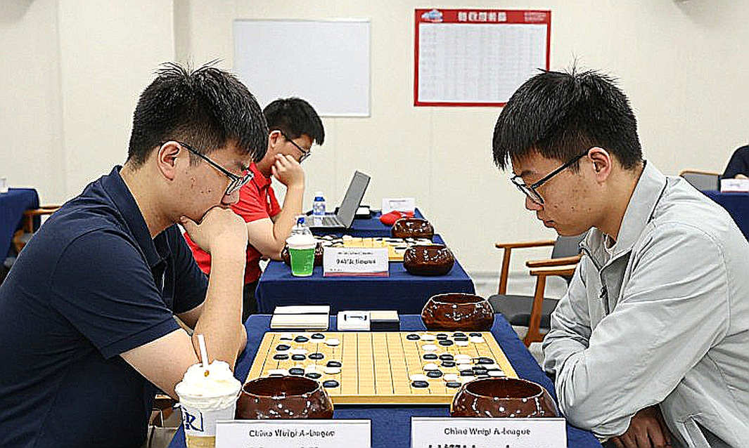 Clutch Chess Saint Louis: Bốn tay cờ, hai thế hệ, và một khóa khai cuộc bị bán nhầm nhãn