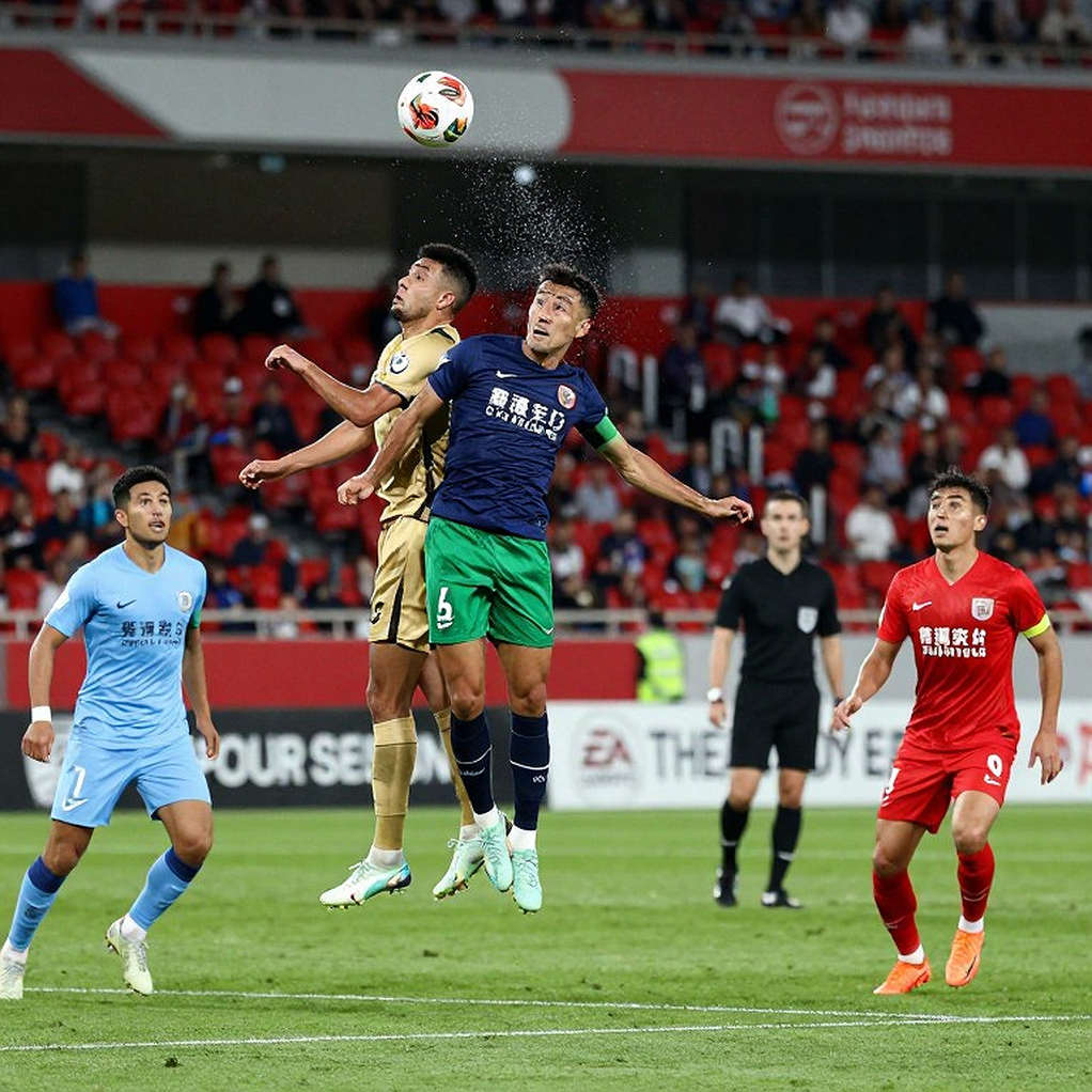 Cánh trái Feyenoord và cánh cửa đội tuyển Hà Lan: Nút thắt mang tên Luciano Valente